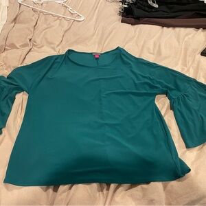 Vince Camuto Emerald green bell sleeved top M